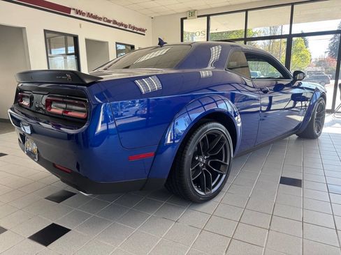 Used 2022 Dodge Challenger R/T Scat Pack RWD image 5