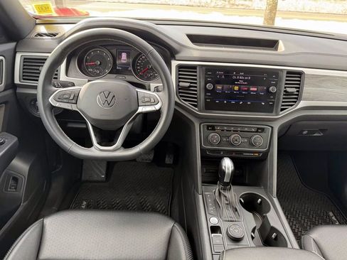 Used 2021 Volkswagen Atlas Cross Sport SE image 13