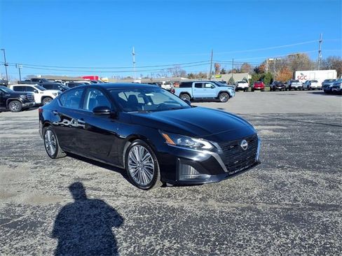 Used 2023 Nissan Altima 2.5 SL image 3