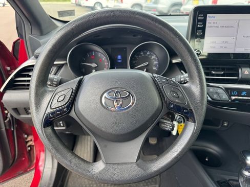 Used 2019 Toyota C-HR LE FWD image 19