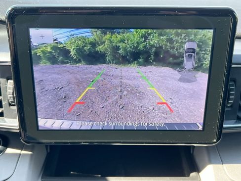 Used 2024 Ford Explorer XLT w/ Equipment Group 202A AWD/4WD image 29