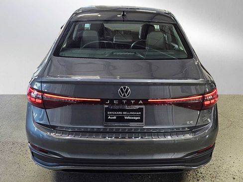 New 2026 Volkswagen Jetta SE image 4