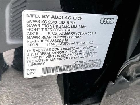 Used 2025 Audi Q3 2.0T Premium w/ Convenience Package AWD/4WD image 19