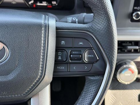 Used 2025 Toyota Tacoma TRD Off-Road AWD/4WD image 9