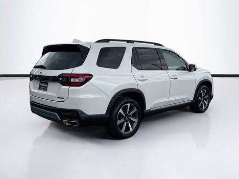 Used 2024 Honda Pilot Touring image 9