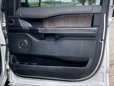 Used 2019 Ford Expedition Max Limited image 29