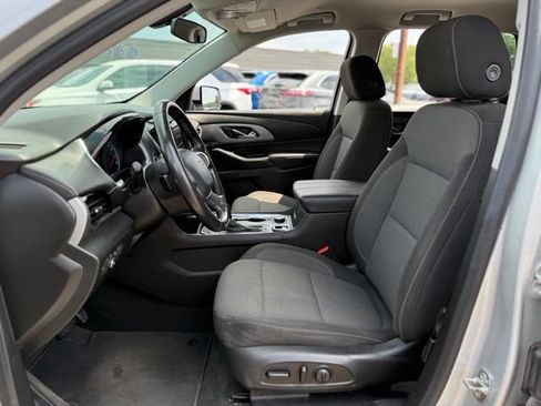 Used 2020 Chevrolet Traverse LT FWD image 13