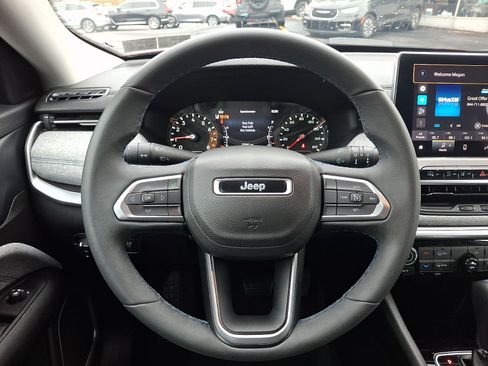 Used 2022 Jeep Compass Latitude image 19