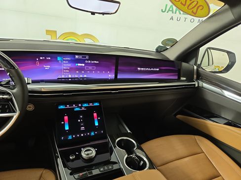 Certified 2025 Cadillac Escalade Premium Luxury w/ LPO, Floor Liner Package AWD/4WD image 26