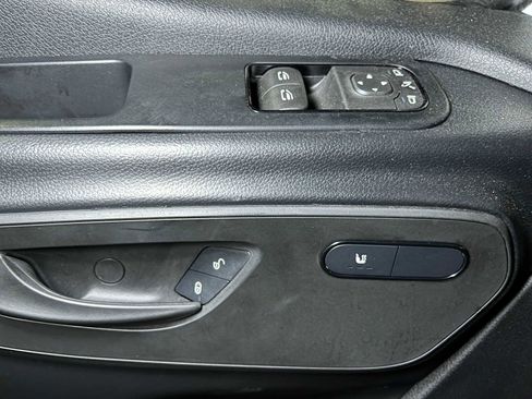 Used 2025 Mercedes-Benz Sprinter 2500 image 19