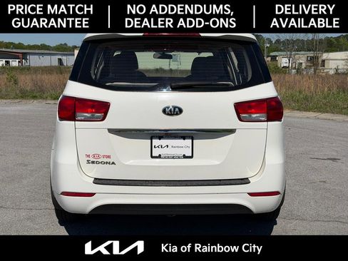 Used 2016 Kia Sedona L image 6