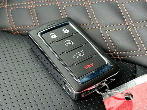 New 2026 Jeep Grand Cherokee L Summit w/ Obsidian Package AWD/4WD image 29