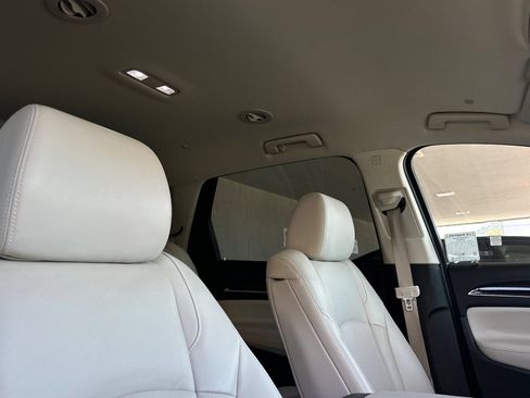 Used 2023 Buick Enclave Essence FWD image 17