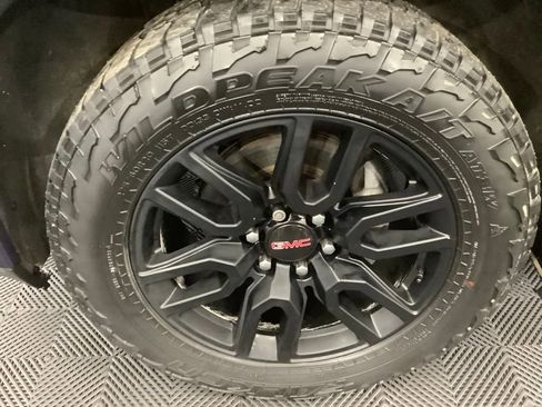 Used 2019 GMC Sierra 1500 Elevation w/ Elevation Value Package AWD/4WD image 2