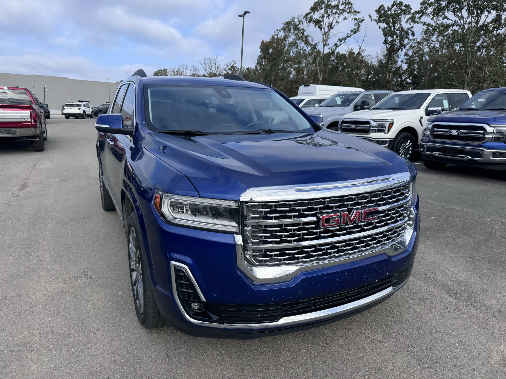 Used 2023 GMC Acadia Denali FWD image 3