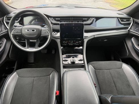 Used 2023 Jeep Grand Cherokee Trailhawk w/ Luxury Tech Group III image 20