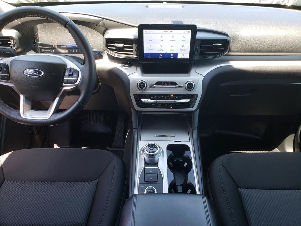 Used 2023 Ford Explorer XLT AWD/4WD image 12