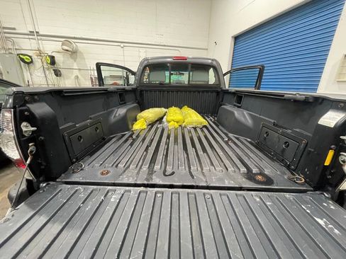 Used 2010 Toyota Tacoma 4x4 Regular Cab image 25