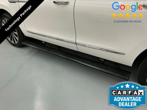 Used 2018 Lincoln Navigator Select w/ Technology Package RWD image 23