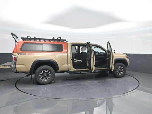 Used 2020 Toyota Tacoma TRD Off-Road AWD/4WD image 41