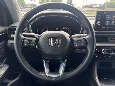 Used 2025 Honda Pilot Touring image 21