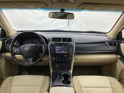 Used 2015 Toyota Camry LE image 27