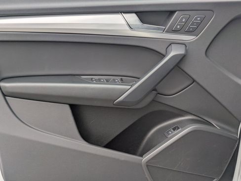 Certified 2025 Audi Q5 2.0T Premium image 10