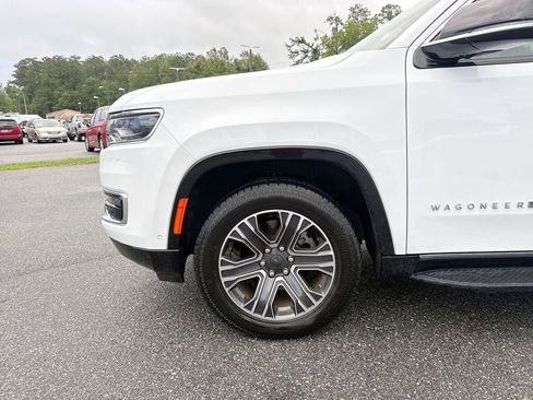 Used 2024 Jeep Wagoneer Series II w/ Flexible Seating Group RWD image 10