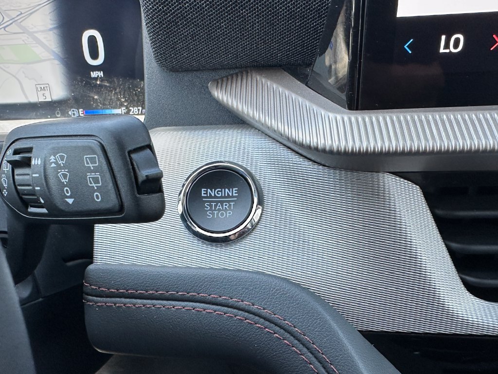 Used 2026 Ford Explorer Active RWD image 33