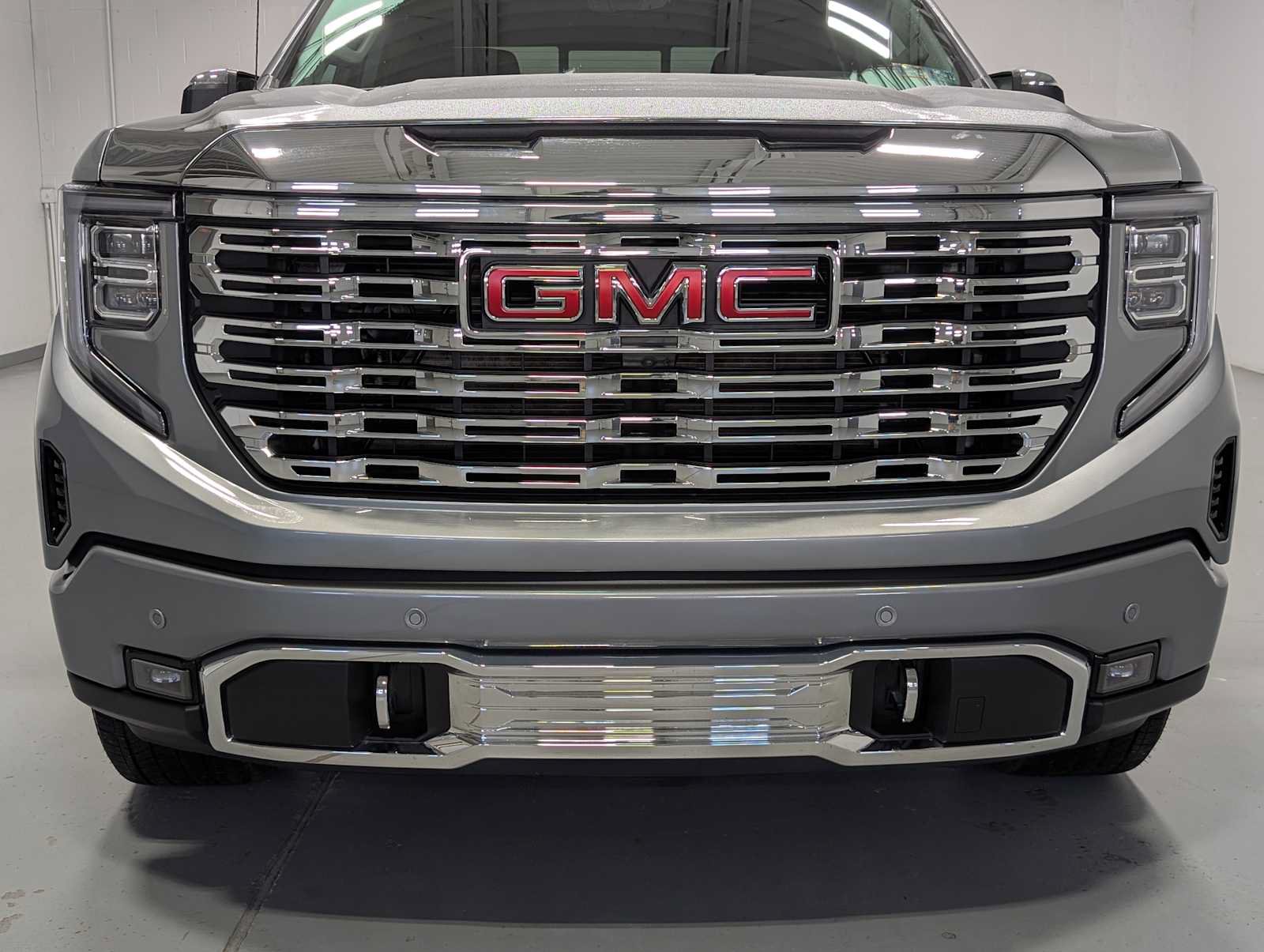 Certified 2025 GMC Sierra 1500 Denali w/ Denali Reserve Package AWD/4WD image 2