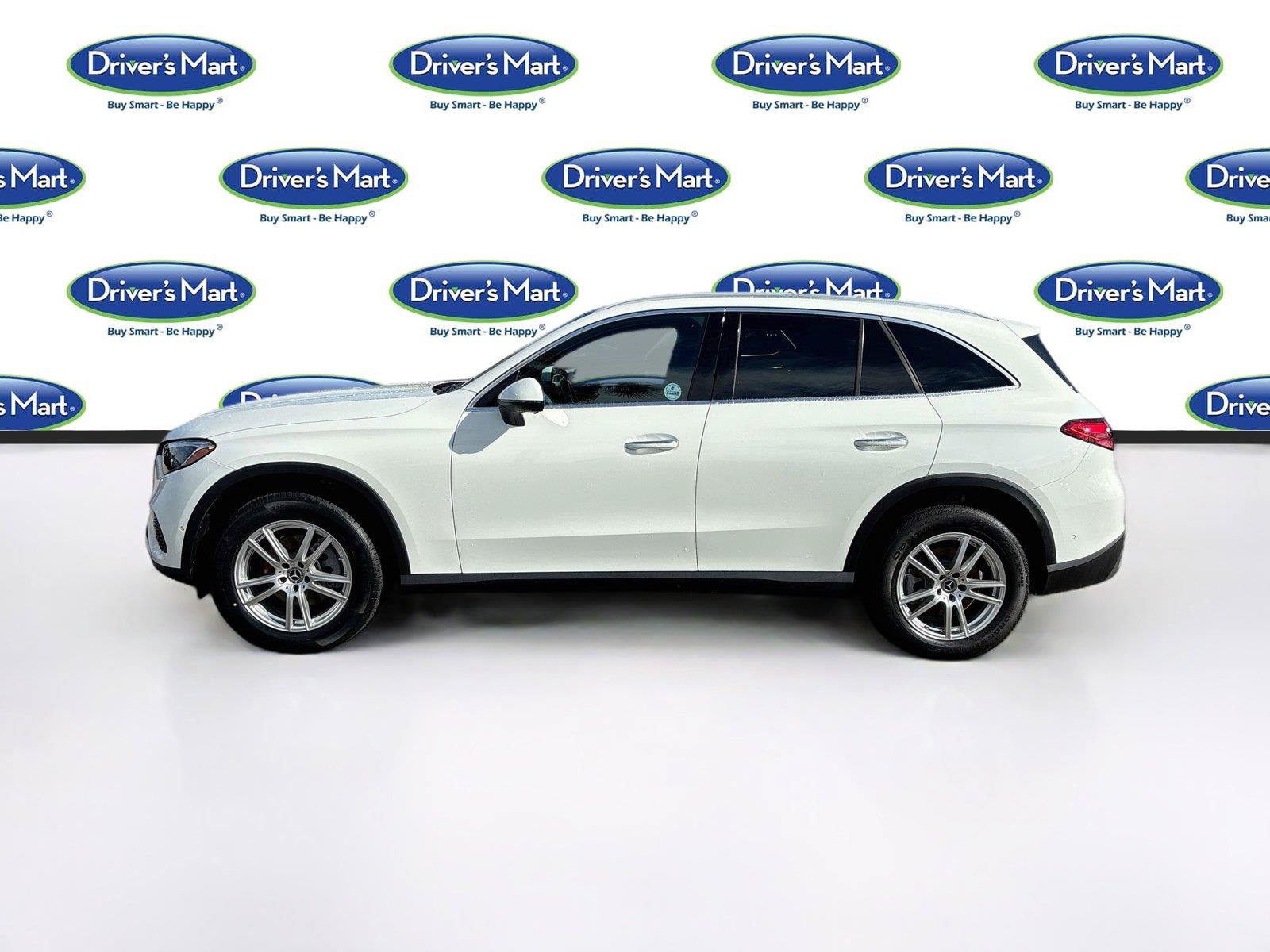 Used 2023 Mercedes-Benz GLC 300 w/ Exclusive Trim Package image 4