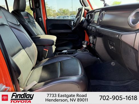 Used 2018 Jeep Wrangler Unlimited Rubicon w/ Dual Top Group AWD/4WD image 15