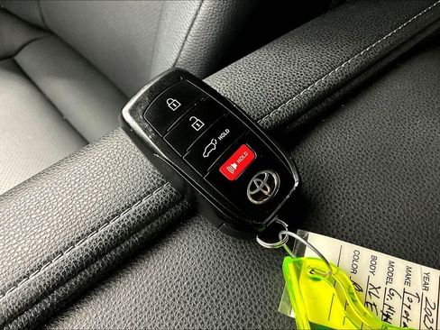 Used 2025 Toyota Grand Highlander AWD image 13