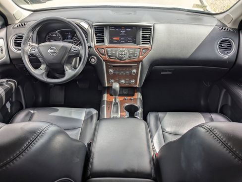 Used 2018 Nissan Pathfinder Platinum AWD/4WD image 27