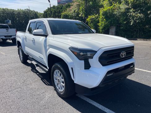 Used 2025 Toyota Tacoma SR5 RWD image 1