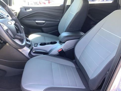 Used 2015 Ford Escape SE image 17