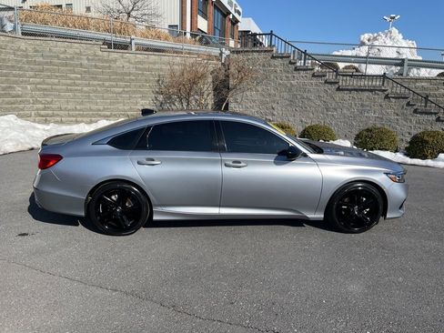 Used 2022 Honda Accord Sport image 3