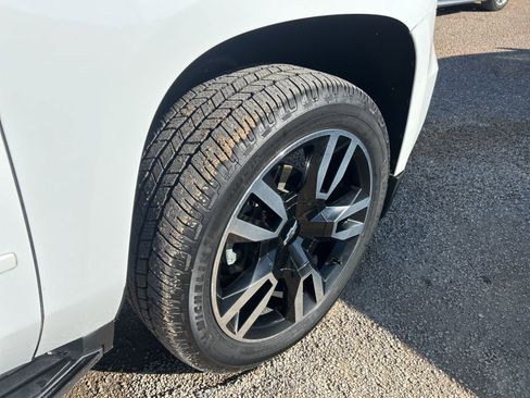 Used 2019 Chevrolet Suburban Premier image 28