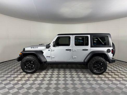 Used 2023 Jeep Wrangler Unlimited AWD/4WD image 11