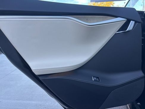Used 2017 Tesla Model S 75 image 19