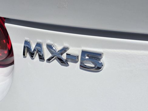 Used 2023 MAZDA MX-5 Miata Club RWD image 11