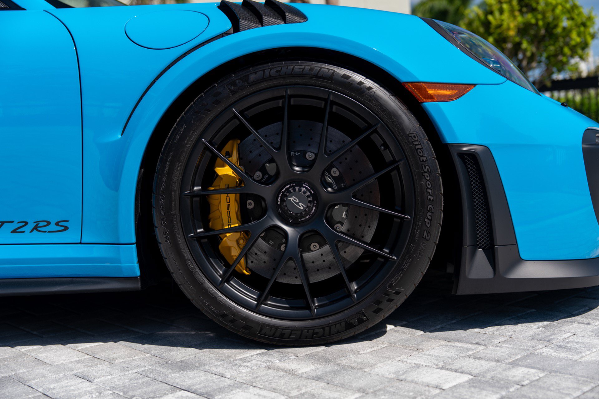 Used 2018 Porsche 911 GT2 RS w/ Weissach Package RWD image 15