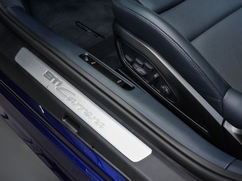 Used 2025 Porsche 911 Carrera image 35