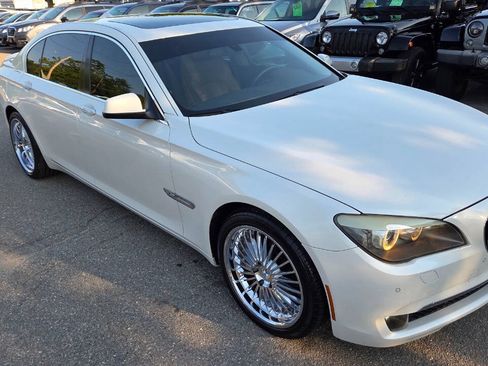 Used 2011 BMW 750Li xDrive AWD/4WD image 21
