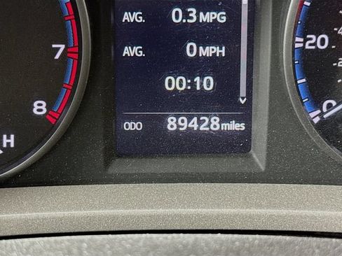 Used 2018 Toyota RAV4 XLE AWD/4WD image 29