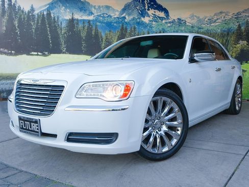 Used 2013 Chrysler 300 Motown image 1