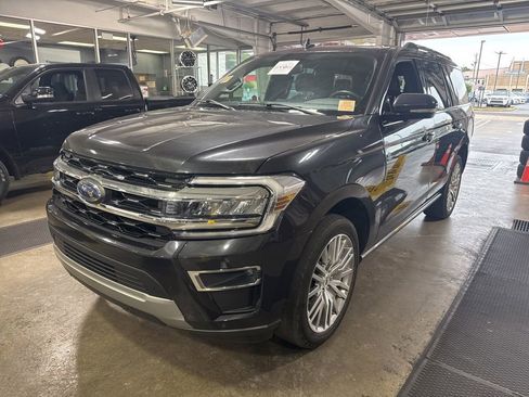 Used 2024 Ford Expedition Limited RWD image 1