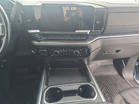 Used 2025 Chevrolet Silverado 2500 LTZ w/ LTZ Plus Package image 24