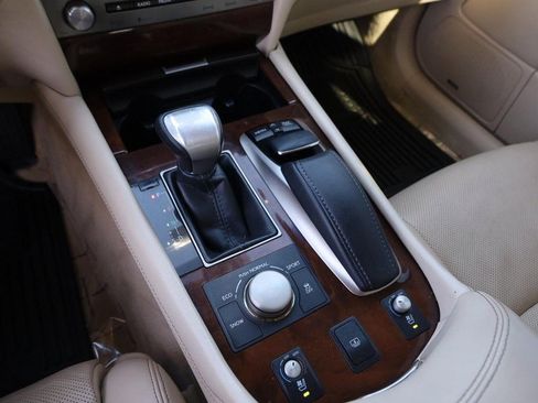 Used 2013 Lexus LS 460 w/ Comfort Pkg image 21