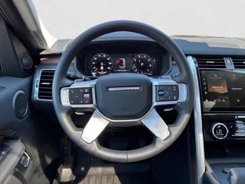 Certified 2024 Land Rover Discovery S AWD/4WD image 15